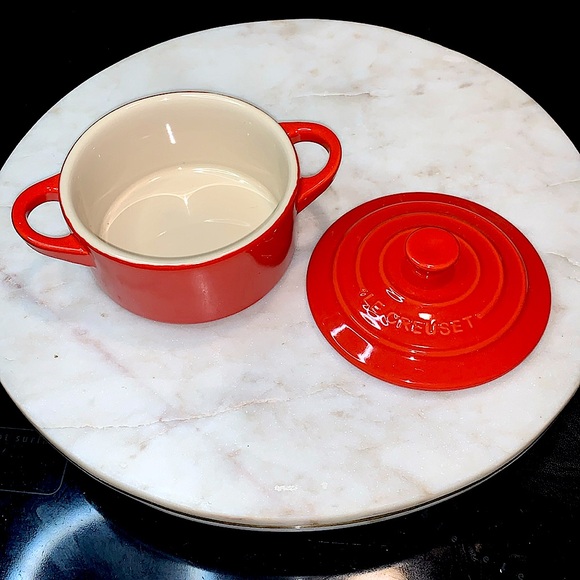 LE CREUSET POTERIE MINI COCOTTE with LID RED STONEWARE - Picture 2 of 5